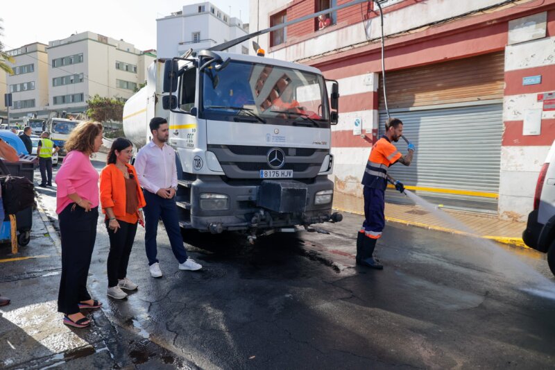 Las Palmas de Gran Canaria avanza en su plan de limpieza intensiva de la ciudad