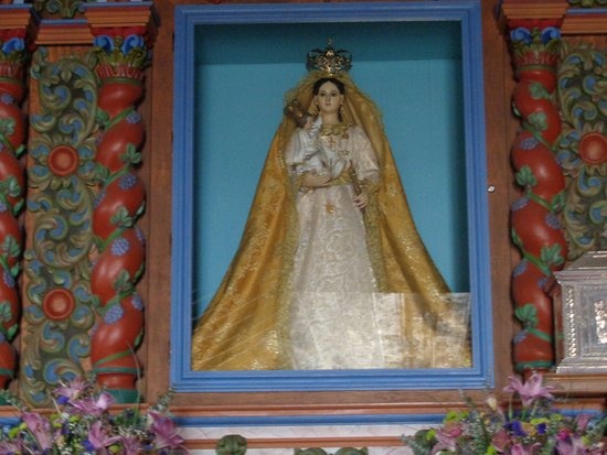 Cada 24 de septiembre la isla del Meridiano se viste de gala en honor a su patrona. La Dehesa y la Virgen de los Reyes son las protagonistas
