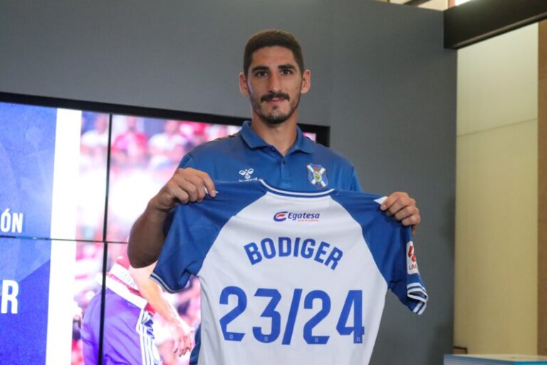 El CD Tenerife presenta a Yann Bodiger