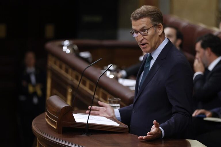 El líder del Partido Popular y candidato presidencial, Alberto Núñez Feijóo al inicio de su intervención en la segunda votación a su investidura