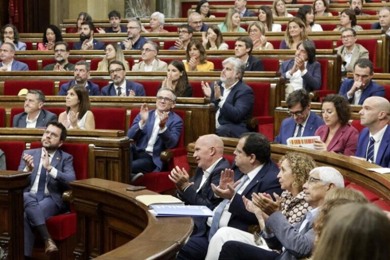 El presidente de la Generalitat, Pere Aragonès en el pleno del Parlament