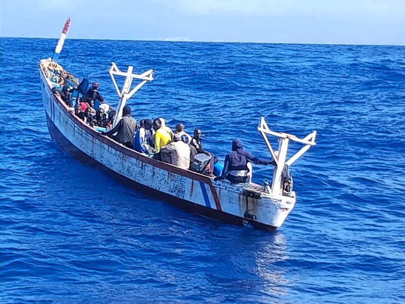 El cayuco, que pretendía llegar a Canarias, interceptado por las Fuerzas Armadas Reales de Marruecos en la costa de la provincia de Tartán