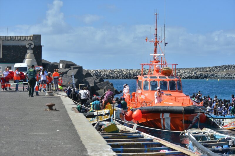 400 migrantes llegados a Canarias se trasladarán a Galicia