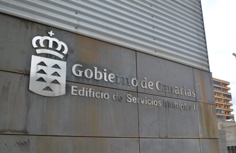 Canarias recupera la atención presencial sin cita previa en la administración