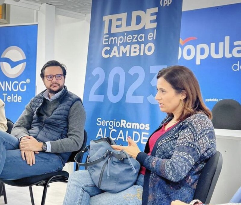 La presidenta del PP de Telde, Sonia Cáceres junto a Sergio Ramos en un acto de campaña de cara a las pasadas elecciones del 28 de mayo