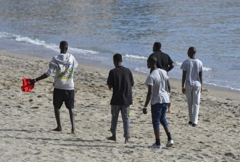 Un estudio revela que existe un tratamiento penal distinto para la inmigración irregular entre Canarias y la Península