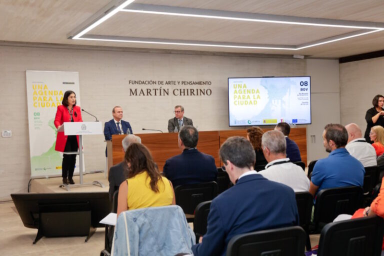 Hidalgo destaca el carácter “vanguardista” de Las Palmas en el Día mundial del Urbanismo