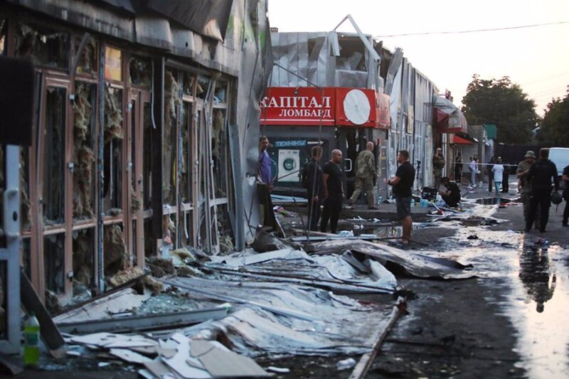 G7 y Ucrania. Apoyo a Kiev. Imagen: edificios destruidos en Donestk.