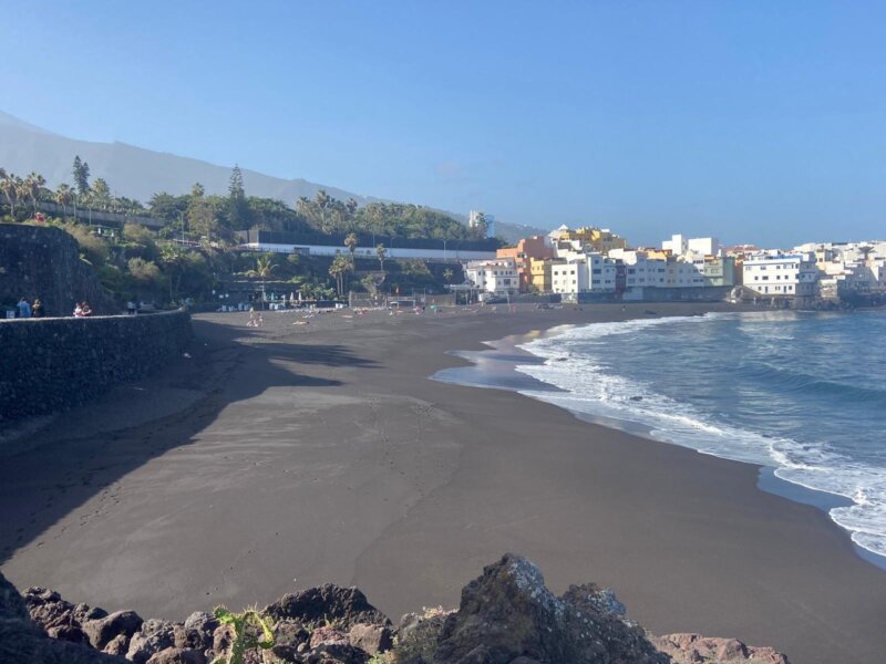 Un hombre fallece por ahogamiento en Playa Jardín, Tenerife