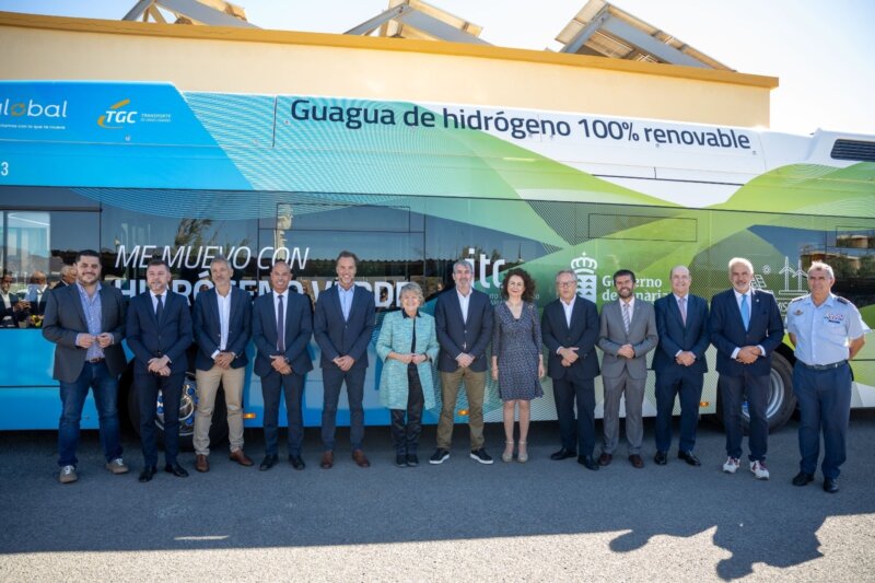El presidente de Canarias inaugura junto a la comisaria europea de Cohesión y Reformas la biorrefinería de hidrógeno verde creada por el ITC / Imagen Gobierno de Canarias