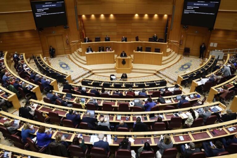 El Senado aprueba la reforma del Reglamento para dilatar la ley de amnistía
