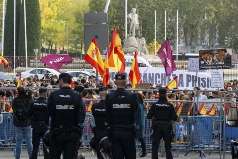 Protestas en torno a la investidura de Pedro Sánchez