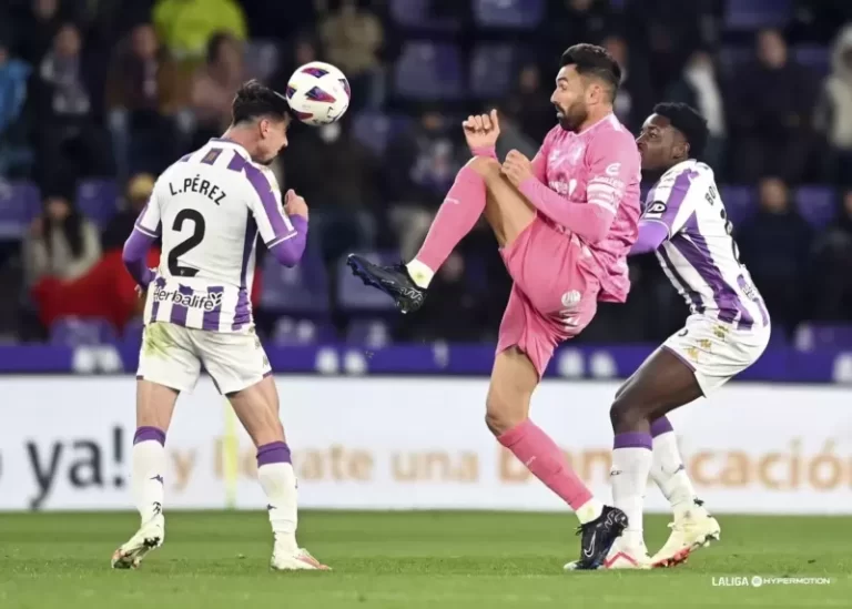 2-0. El CD Tenerife cede ante el Real Valladolid