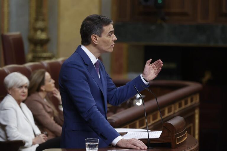 El secretario general del PSOE, Pedro Sánchez, interviene durante la segunda jornada de la investidura celebrada en el Congreso. Sánchez, previsiblemente, logrará ser reelegido presidente del Gobierno tras superar la investidura con el apoyo de 179 diputados, este jueves en Madrid. EFE/ Juan Carlos Hidalgo