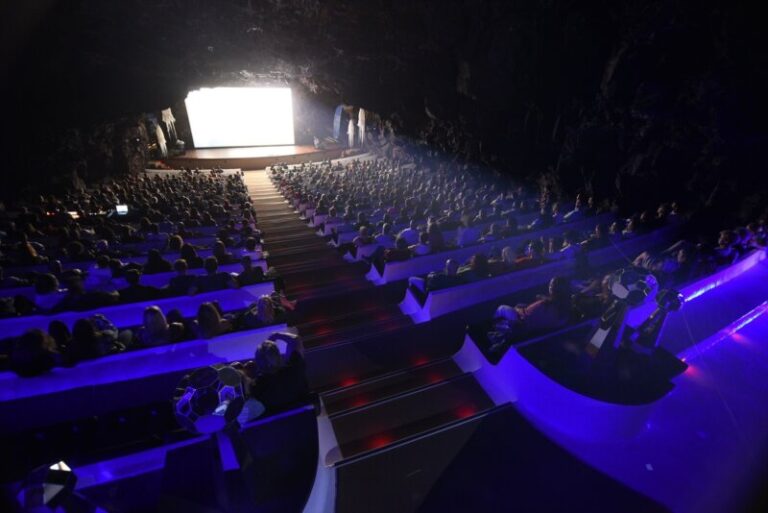 El International Ocean Film Tour llena los Jameos del Agua