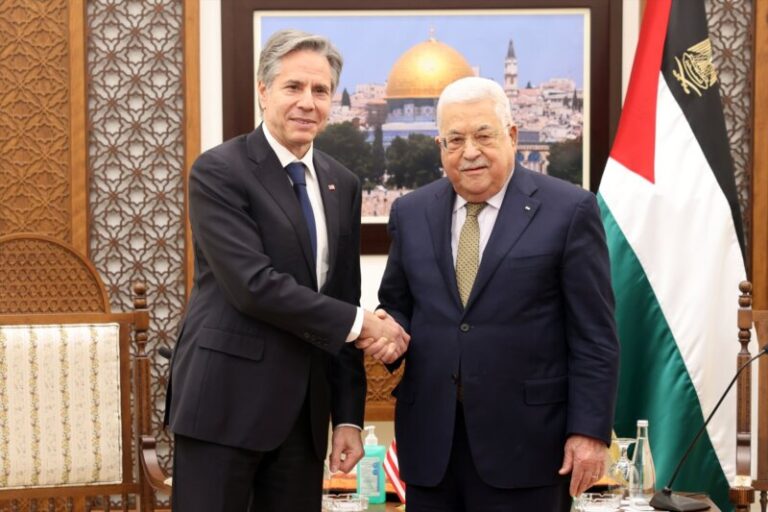 El presidente palestino pide un alto el fuego “inmediato” en Gaza
