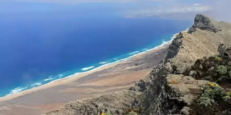 Denuncian a tres jóvenes por circular por el Parque Natural de Jandía, Fuerteventura