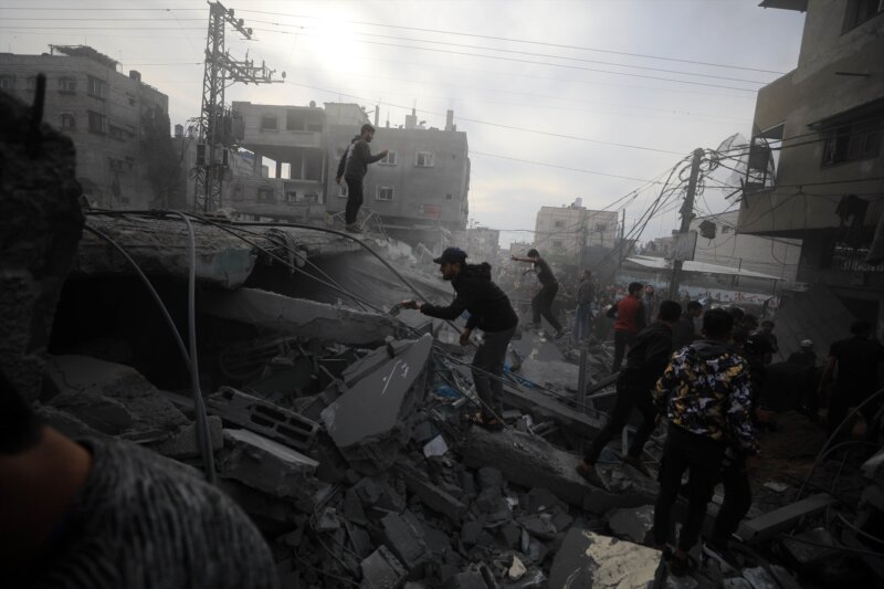 Los bombardeos israelíes contra Jan Yunis dejan al menos 24 fallecidos