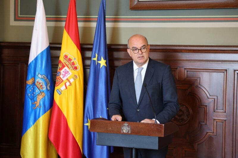 El delegado del Gobierno en Canarias, Anselmo Pestana, durante su discurso en el acto conmemorativo del 45 aniversario de la Constitución española DELEGACIÓN DEL GOBIERNO 06/12/2023