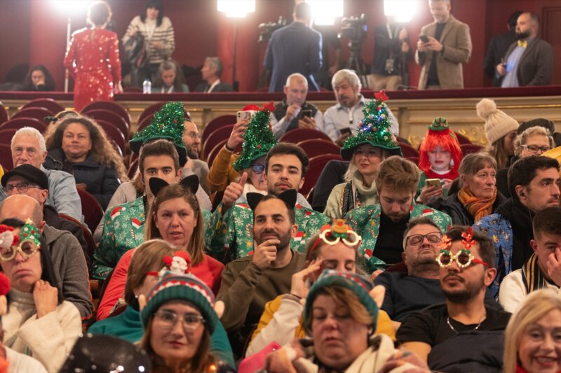 Asistentes durante el Sorteo Extraordinario de la Lotería de Navidad 2023 en el Teatro Real de Madrid, a 22 de diciembre de 2023, en Madrid (España). Eduardo Parra / Europa Press 22/12/2023