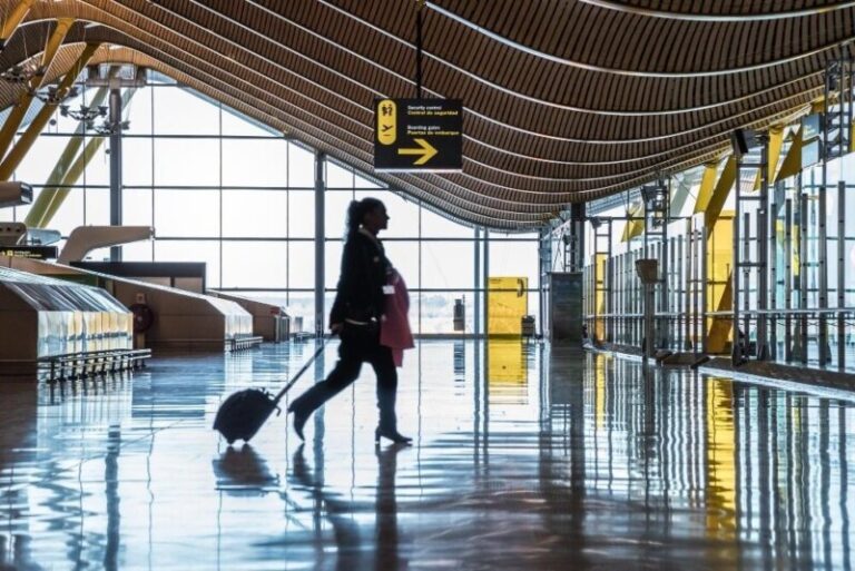 Qué reclamar si cancelan un vuelo por mal tiempo