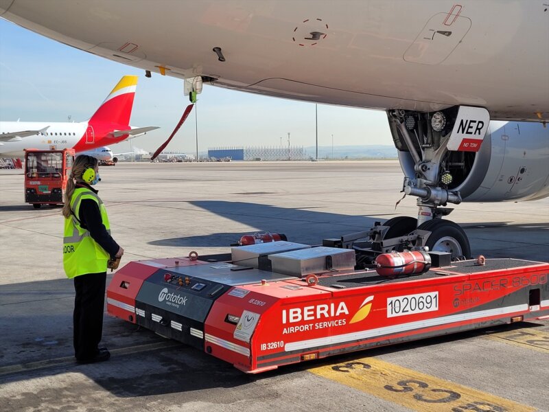 Iberia cancela más de 400 vuelos por la huelga del handling