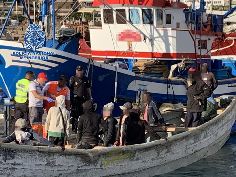 Embarcación con migrantes llegada a los puertos canarios. Imagen Policía Nacional