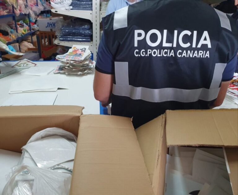 Desarticulan una red de fabricación y venta de falsificaciones de marcas ropa en Yaiza, en Lanzarote