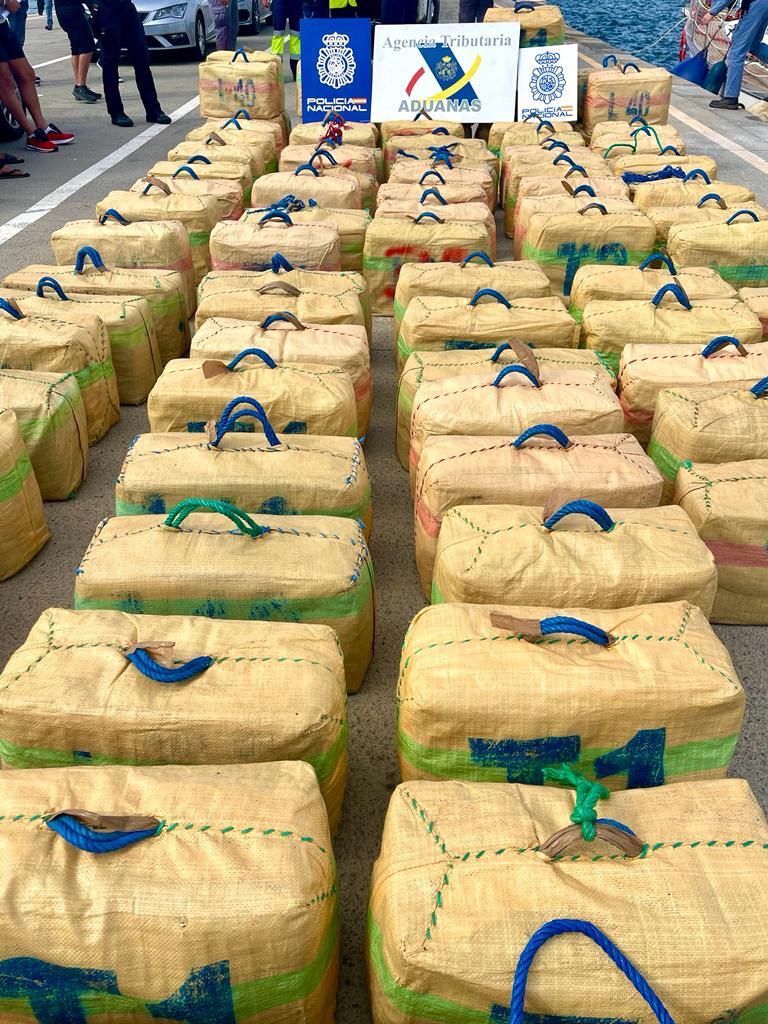 Policía Nacional y Aduanas intervienen un velero en Canarias con 3.600 kilos de hachís