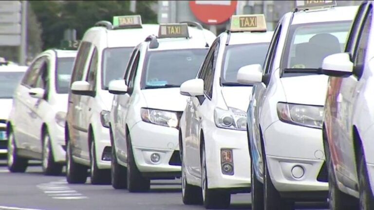 El sector del taxi se moviliza en Canarias