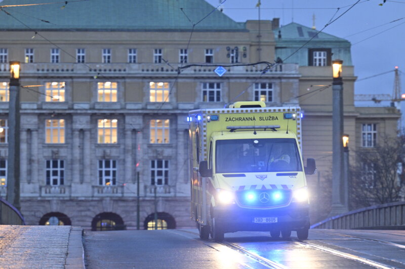 Al menos diez muertos y más de 20 de heridos por un tiroteo en una facultad en Praga