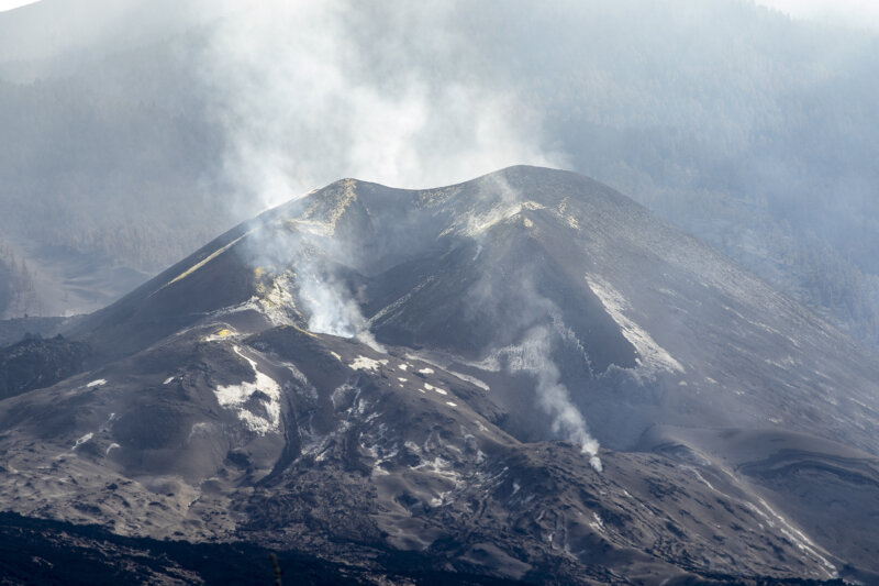 Identifican dos fallas tectónicas activas que "controlaron" la erupción en La Palma