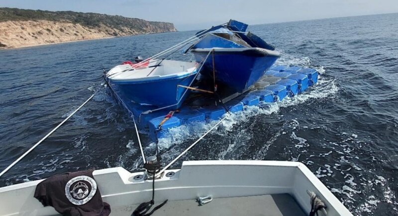 El Estado Mayor de las Fuerzas Armadas Reales marroquíes explicó que la intercepción del bote se produjo este miércoles a cinco kilómetros de las costas de la ciudad de Dajla