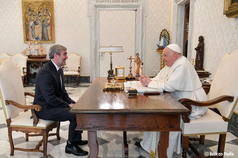 Fernando Clavijo con el papa Francisco