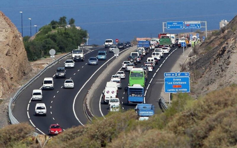 Autopista TF-1. Imagen de recurso