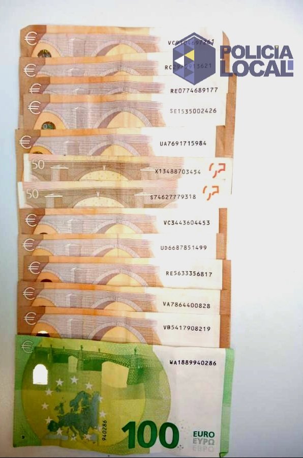 Dinero encontrado por el ciudadano en un cajero y entregado a la Policía Local de Santa Cruz de Tenerife / Policía Local de Santa Cruz de Tenerife