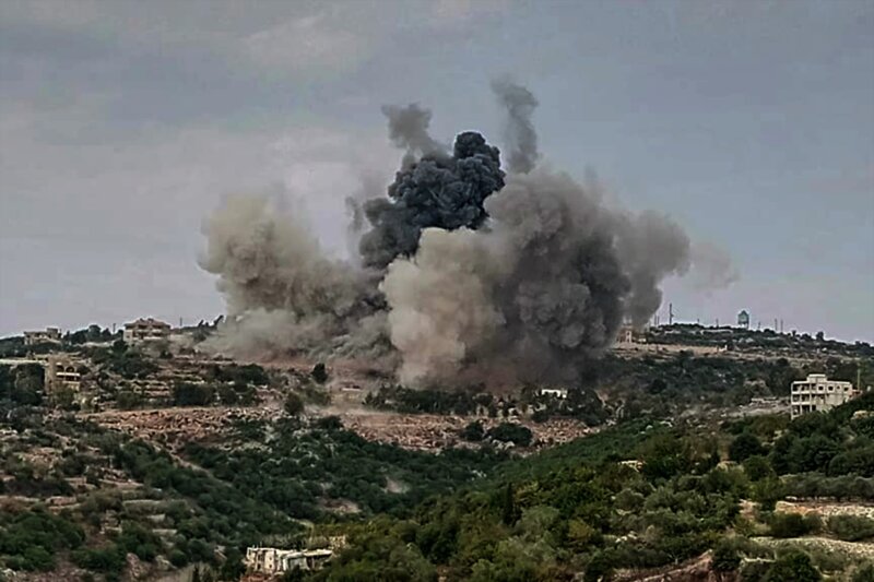 Ataques a Hezbolá. Imagen: Columna de humo tras un ataque de Israel contra la localidad de Dhaira, en el sur de Líbano. Marwan Naamani/Dpa