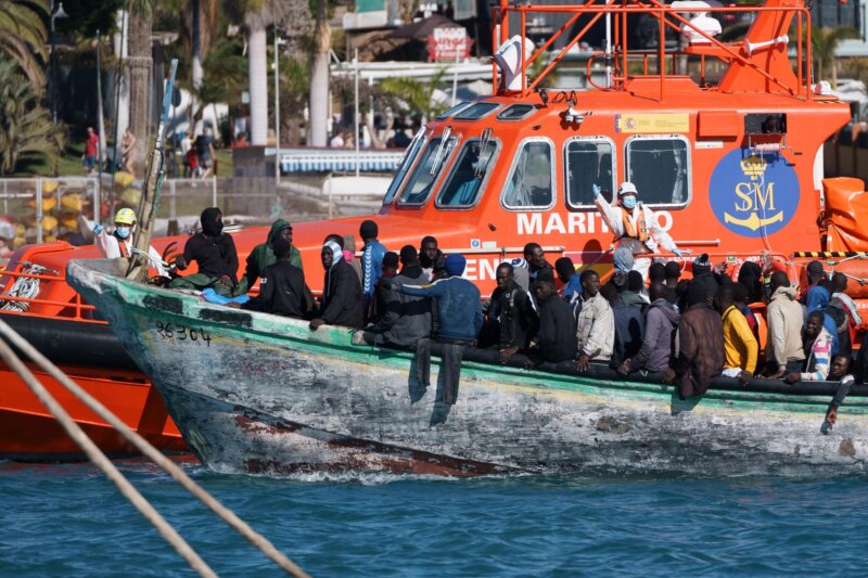 273 migrantes auxiliados este miércoles en aguas canarias
