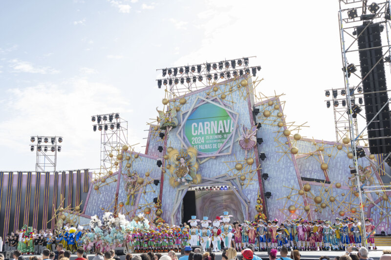 Las murgas y comparsas infantiles se hacen con el escenario del Carnaval de Las Palmas de Gran Canaria