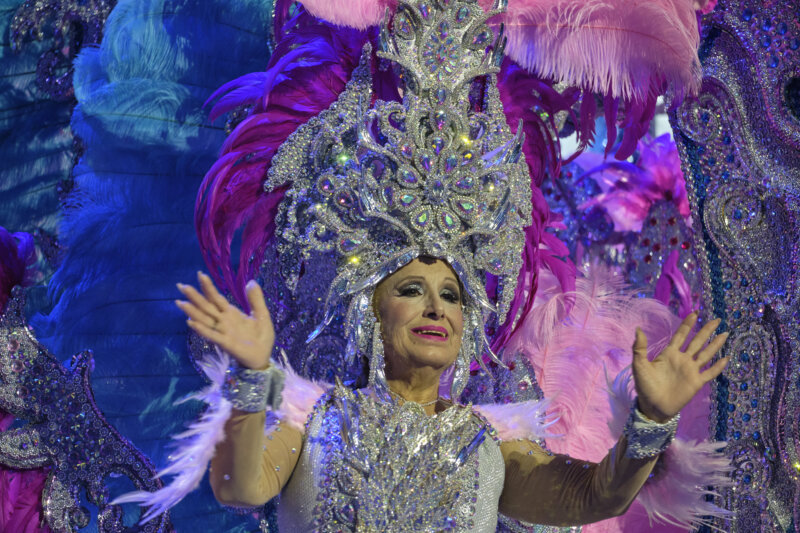 2ª Dama de Honor de los mayores María del Carmen Díaz Miranda carnaval 2024 Santa Cruz de Tenerife / RTVC / Tomás Rodríguez 