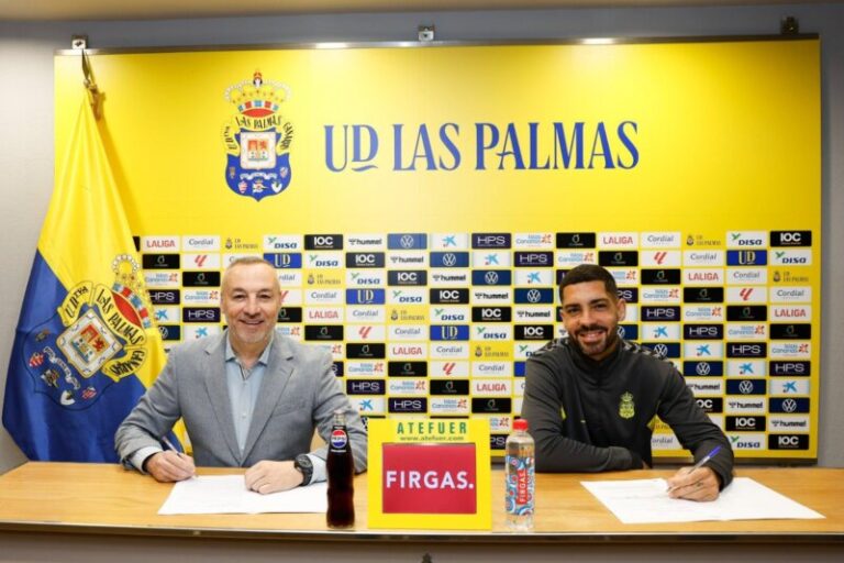 Álex Suárez renueva con la UD Las Palmas hasta 2026