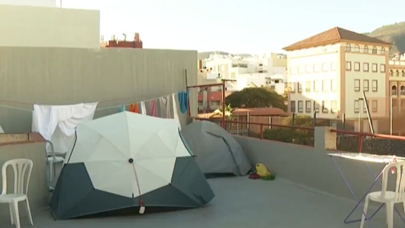 Urbanismo ordena el cese del alquiler de casetas en una azotea en Santa Cruz de Tenerife