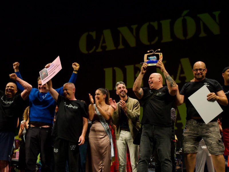 El grupo “Los Cornucas Atómicos” ganó el primer premio en interpretación, el segundo de presentación, y también el premio del público Manón Alayón al grupo más votado