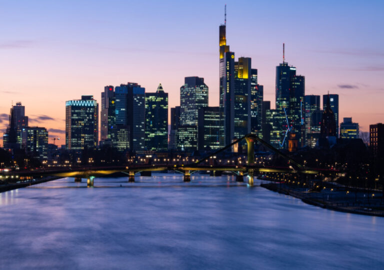 Frankfurt se impone a Madrid y acogerá la nueva Autoridad Antiblanqueo de la UE