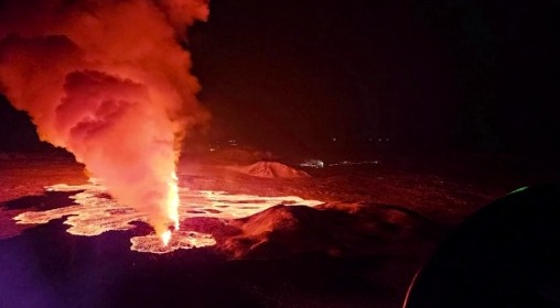 Imagen nueva erupción en la península de Reykjanes. Foto Reuters
