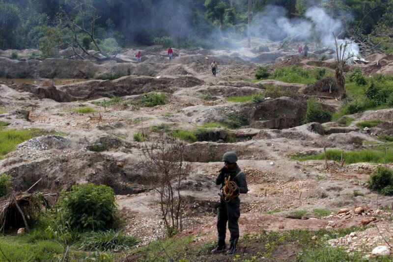 Un derrumbe en una mina de Bolívar, Venezuela, deja al menos 15  muertos y 11 heridos