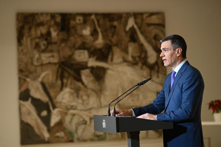 Sánchez se mantiene firme contra la corrupción del color que sea y “caiga quien caiga”