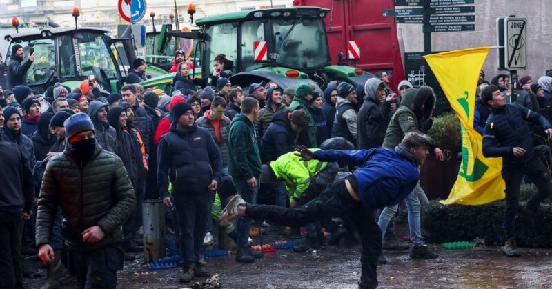 Protesta de agricultores en Bruselas. Imagen Reuters