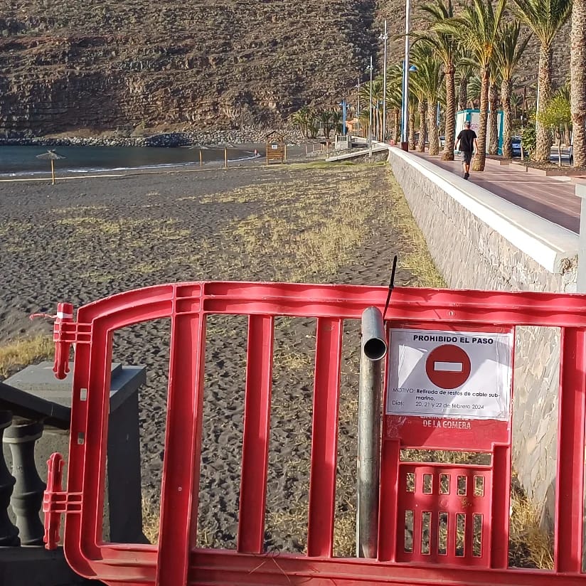 Cierre parcial de la playa de San Sebastián de La Gomera para trabajos de limpieza en la bahía / Ayuntamiento de San Sebastián de La Gomera