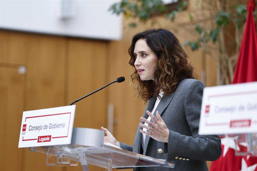 La presidenta de la Comunidad de Madrid, Isabel Díaz Ayuso, durante la rueda de prensa tras la reunión del Consejo de Gobierno. Imagen EFE 